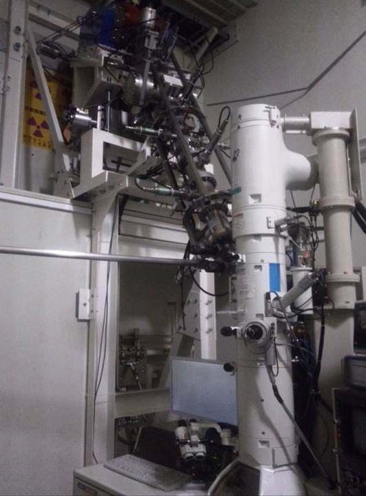 加速器結合型透過電子顕微鏡