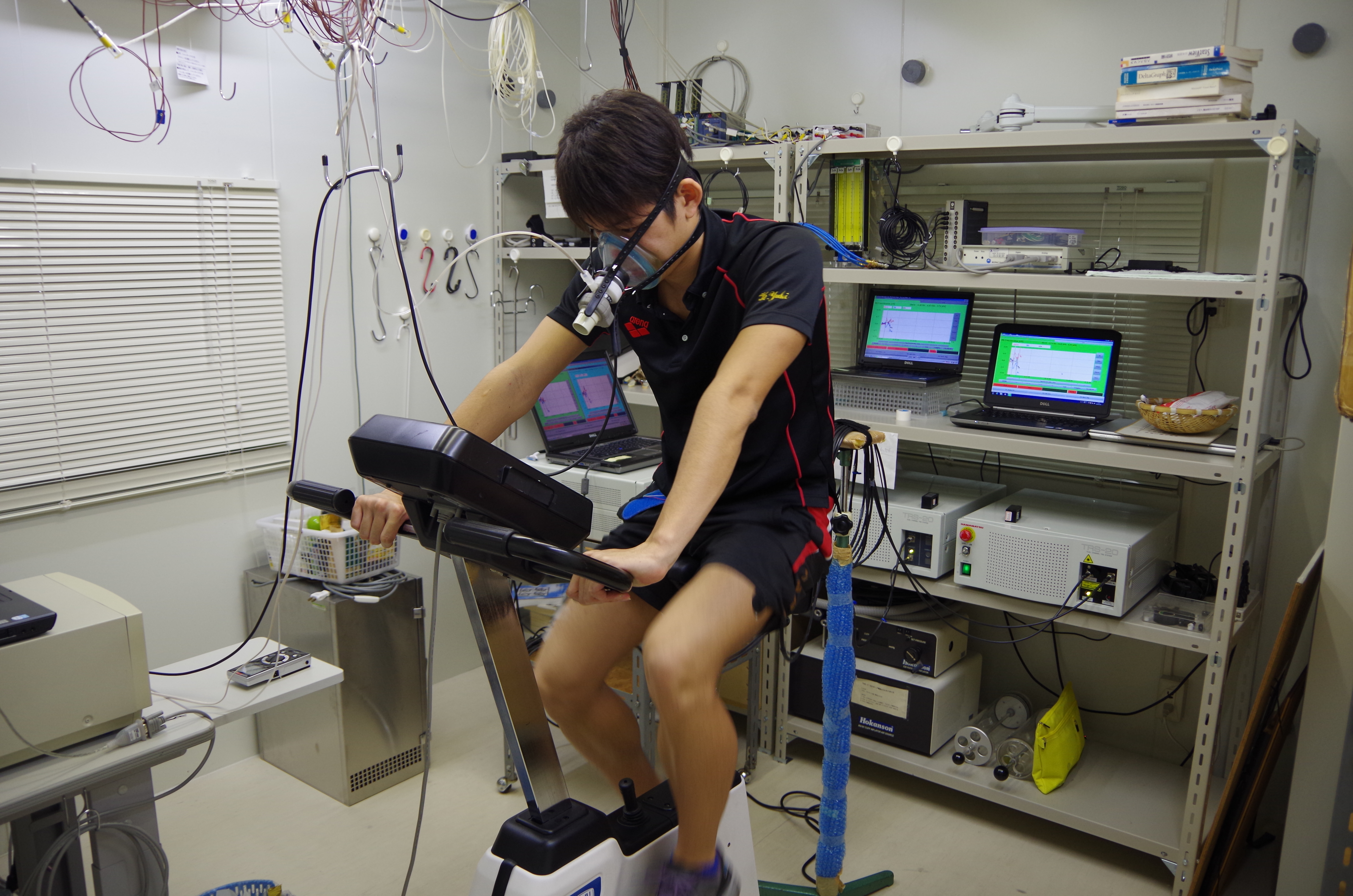 Experimental conditions utilizing near-infrared spectroscopy devices and respiratory metabolism analyzers