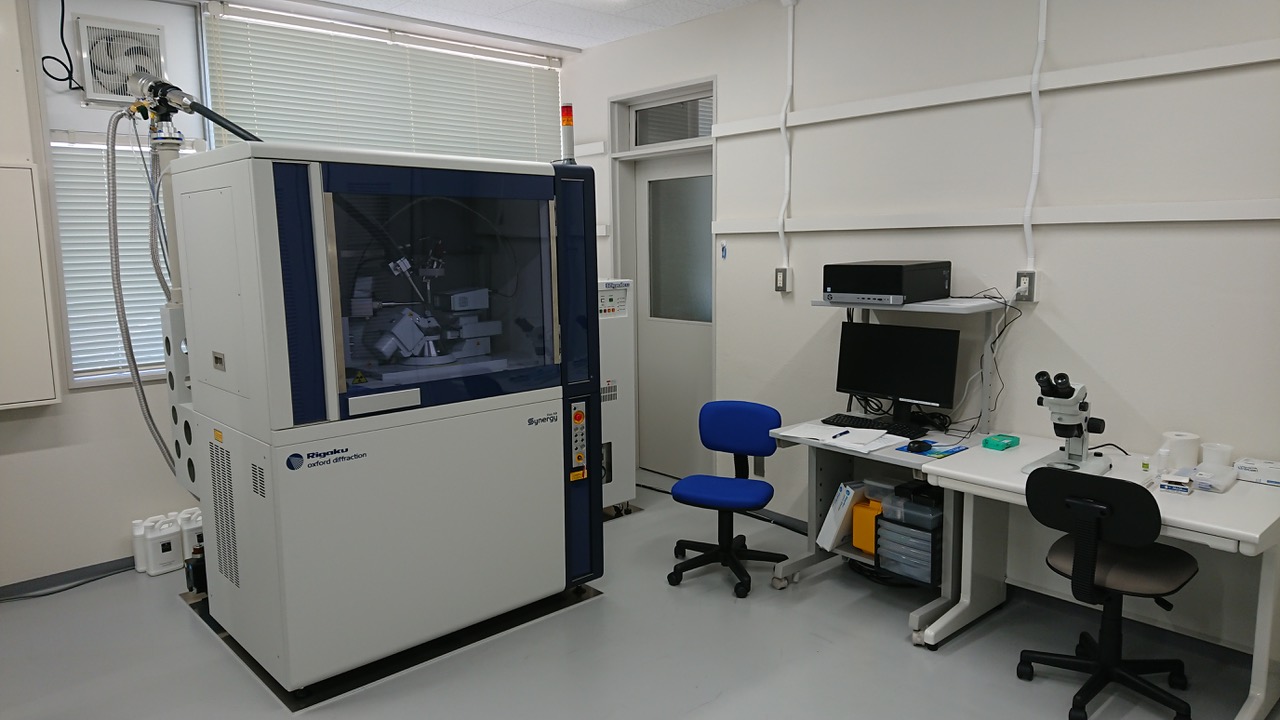 分子の構造や配列を解析するための単結晶X線構造解析